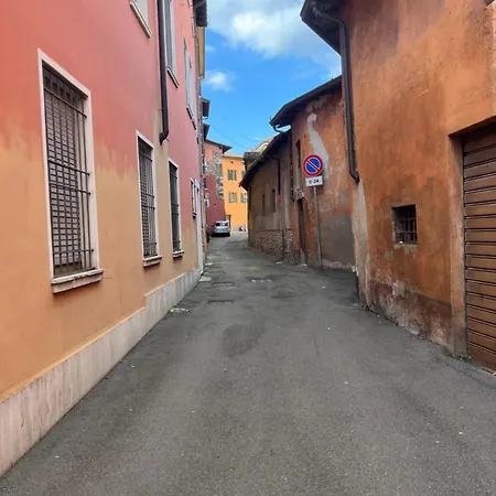 Casa Nel Vicolo شقة مونتيشياري